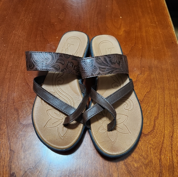 Sandals - Picture 1 of 3
